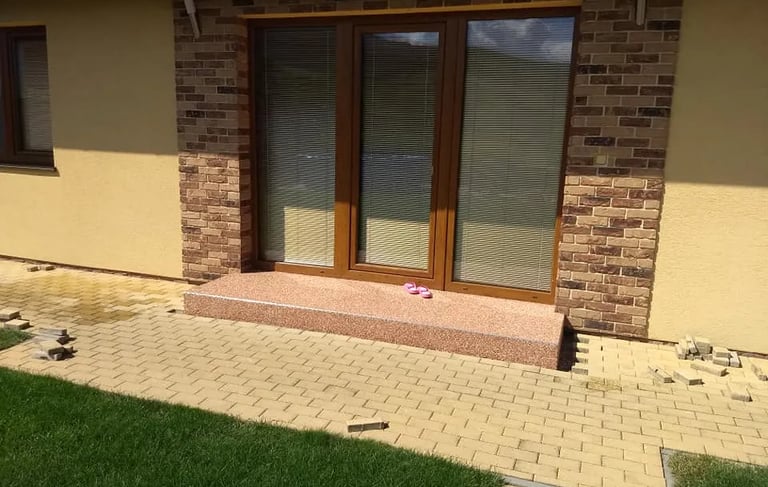 Proces inštalácie zámkovej dlažby